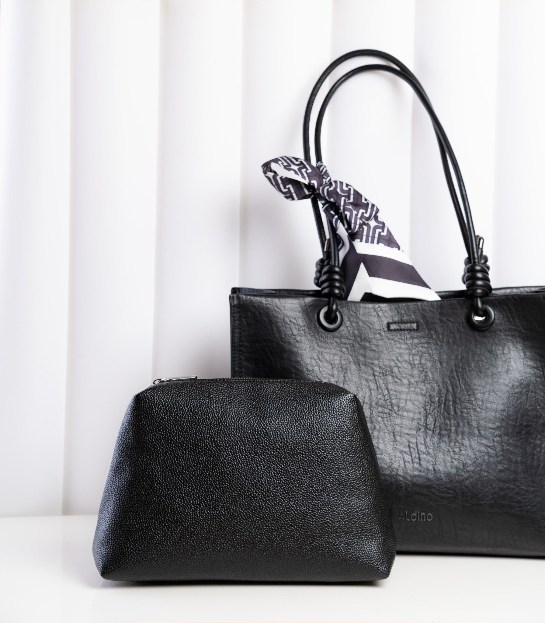 BLACK - HANDBAG 40*25 CM